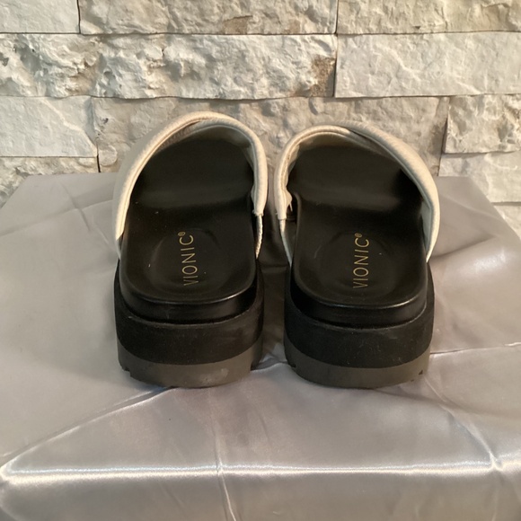 Vionic Vesta Women's Slide Comfort Sandals - Picture 5 of 8